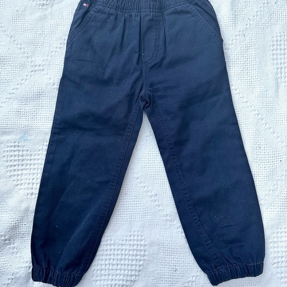 Tommy Hilfiger | size 3T BNWOT 
Woven joggers with elastic cuffs. - Picture 2 of 4